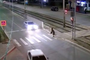 nanbspvideo-popalo-kak-rossijanka-otletela-ot-udara-legkovushki-3ddb823.jpg
