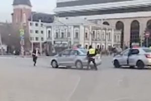 tolpa-gaishnikov-pytalas-pojmat-ekaterinburzhca-snbspnozhom-i-eto-popalo-nanbspvideo-b49c38b.jpg