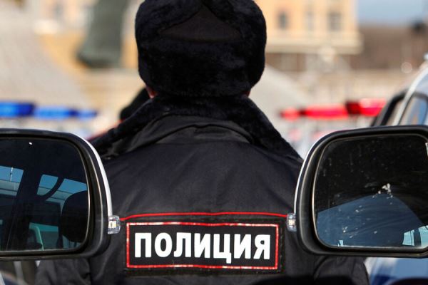 vnbspmoskve-gaishniki-ostanovili-kia-so-vzryvchatkoj-07fa119.jpg